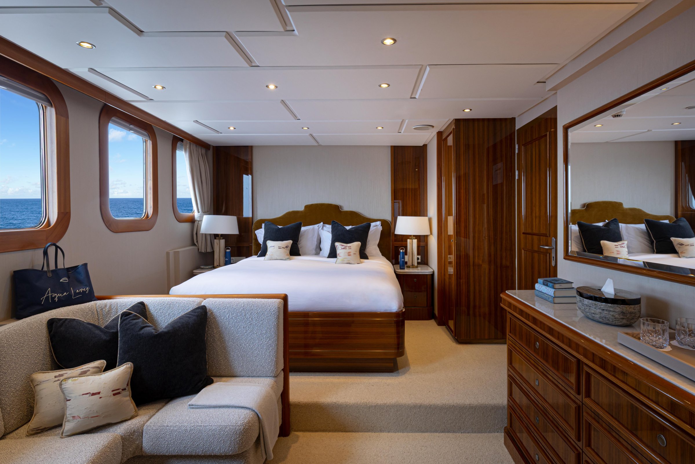 M/Y AQUA LARES