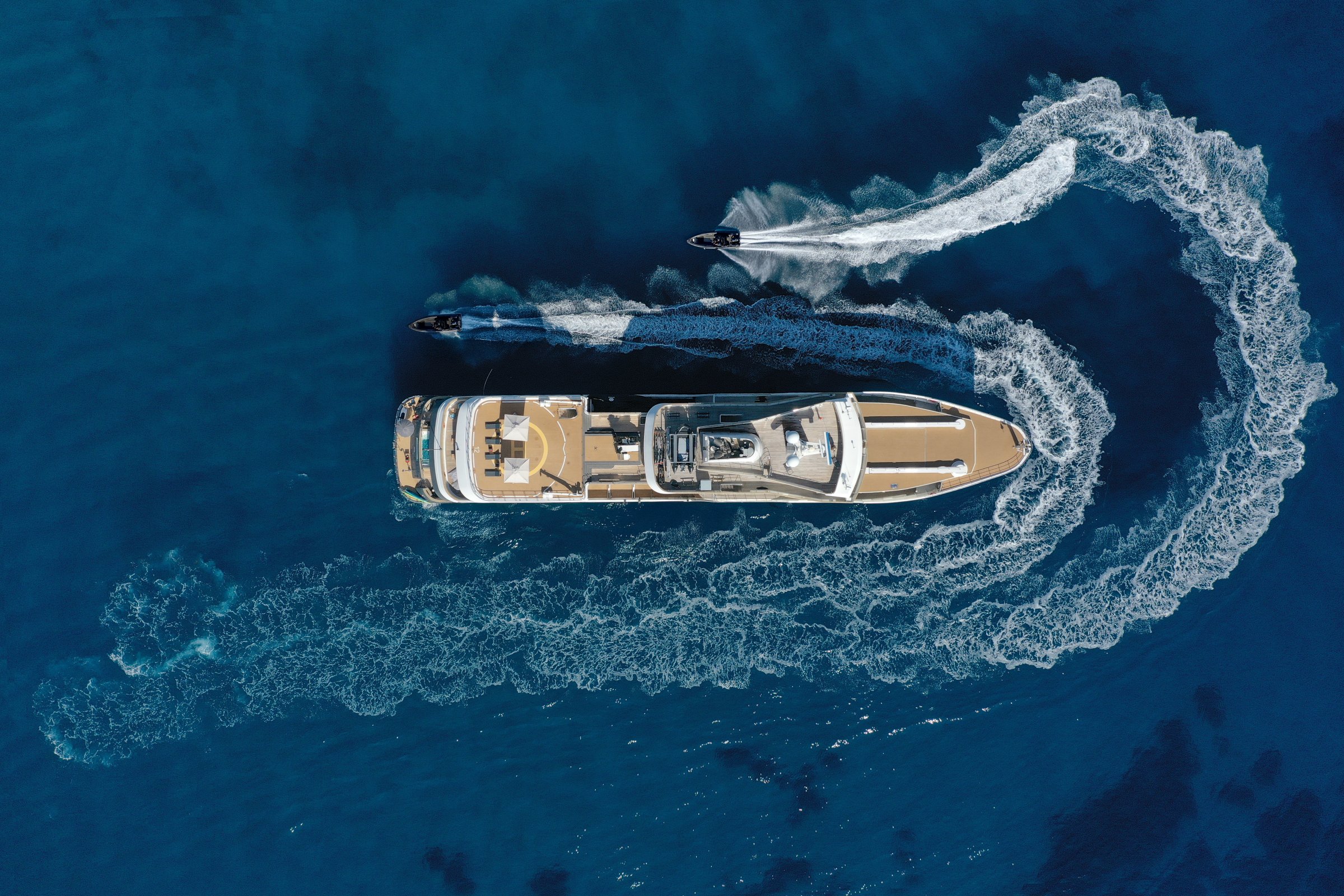 M/Y AQUA LARES